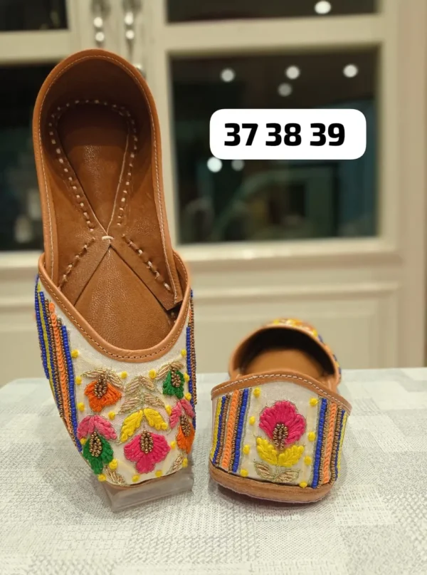 designer punjabi jutti for women