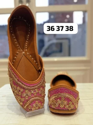 designer punjabi jutti for women