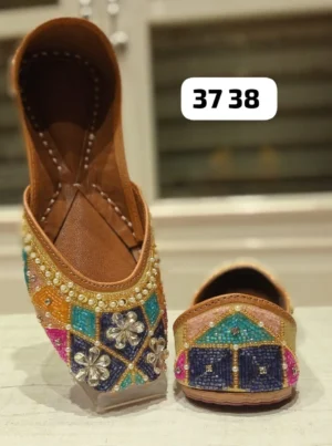 designer punjabi jutti for women