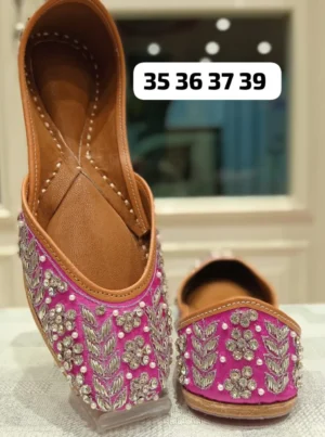 designer punjabi jutti for women