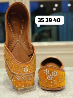 designer punjabi jutti for women