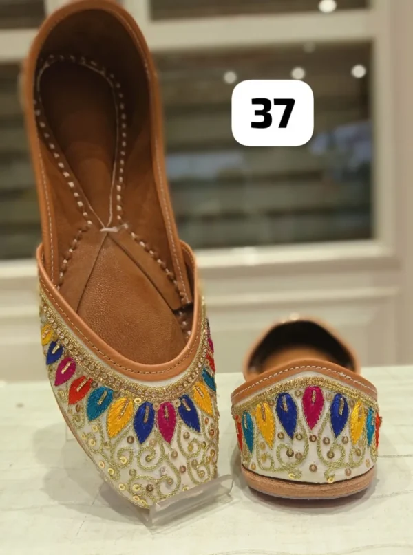 designer punjabi jutti for women