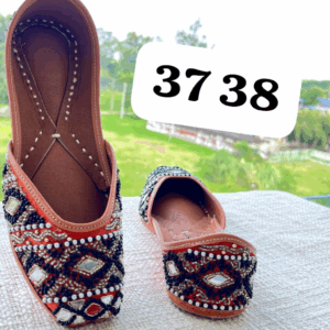 Black Base With Red Embellishment Punjabi Jutti For Women