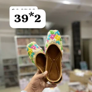 Cream Floral Punjabi Jutti For Women Online