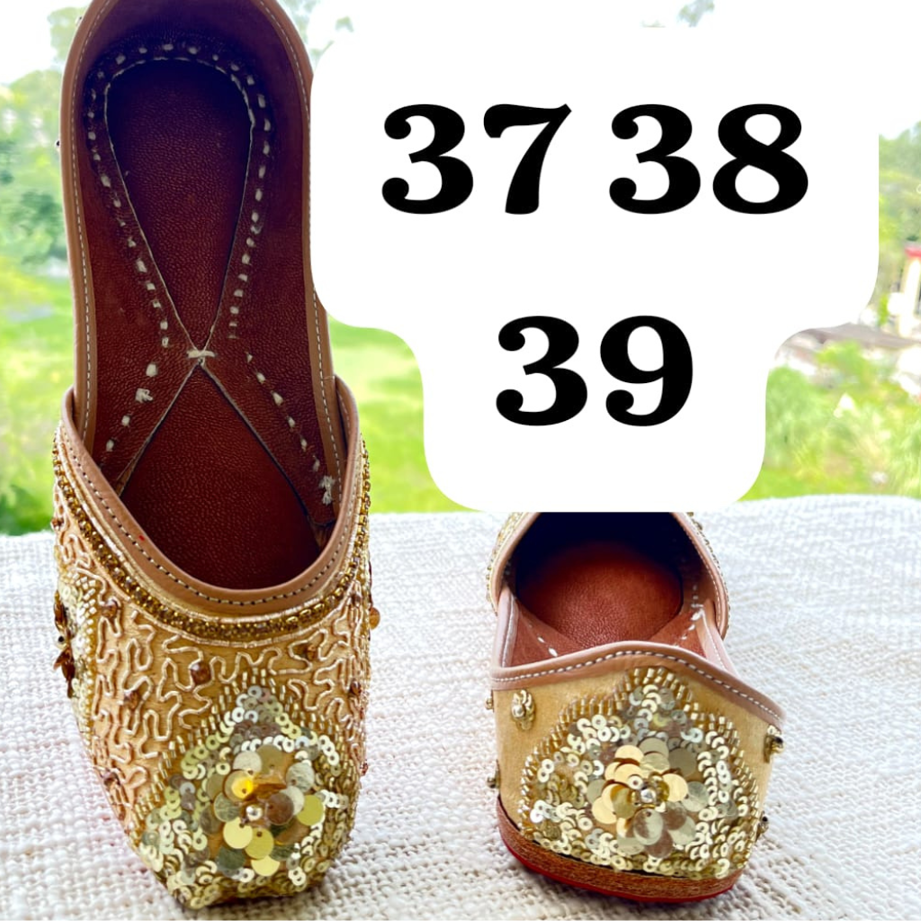 Golden floral Punjabi Jutti For Women