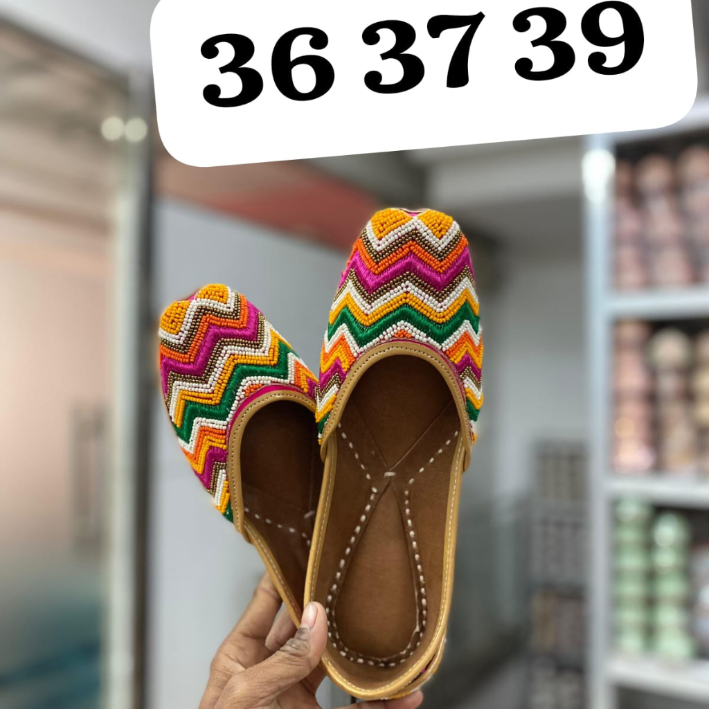 Multicolor Zig-zag Punjabi Jutti For Women