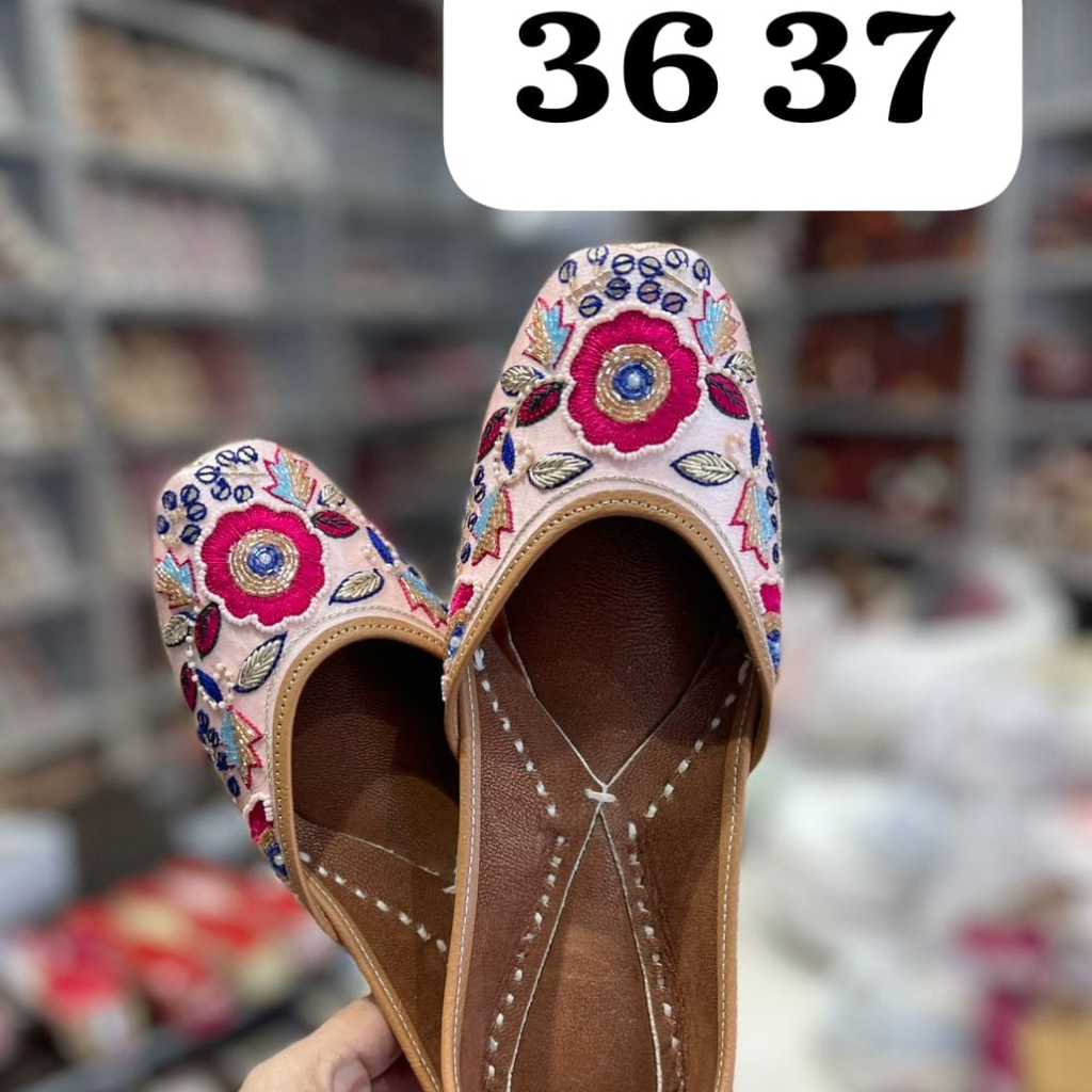 Purple Pink With Floral Embroidery Punjabi Jutti For Women